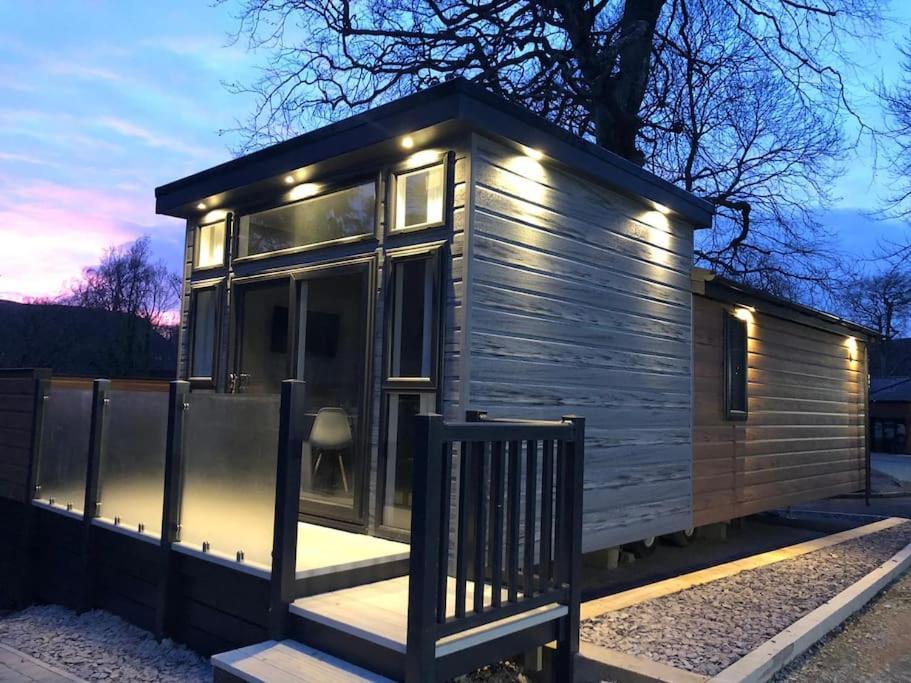 V28 - The Lookout With Hot Tub Villa Бангор Екстериор снимка
