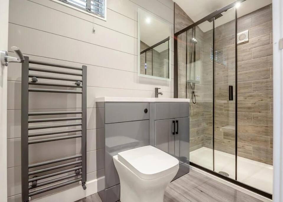 V28 - The Lookout With Hot Tub Villa Бангор Екстериор снимка